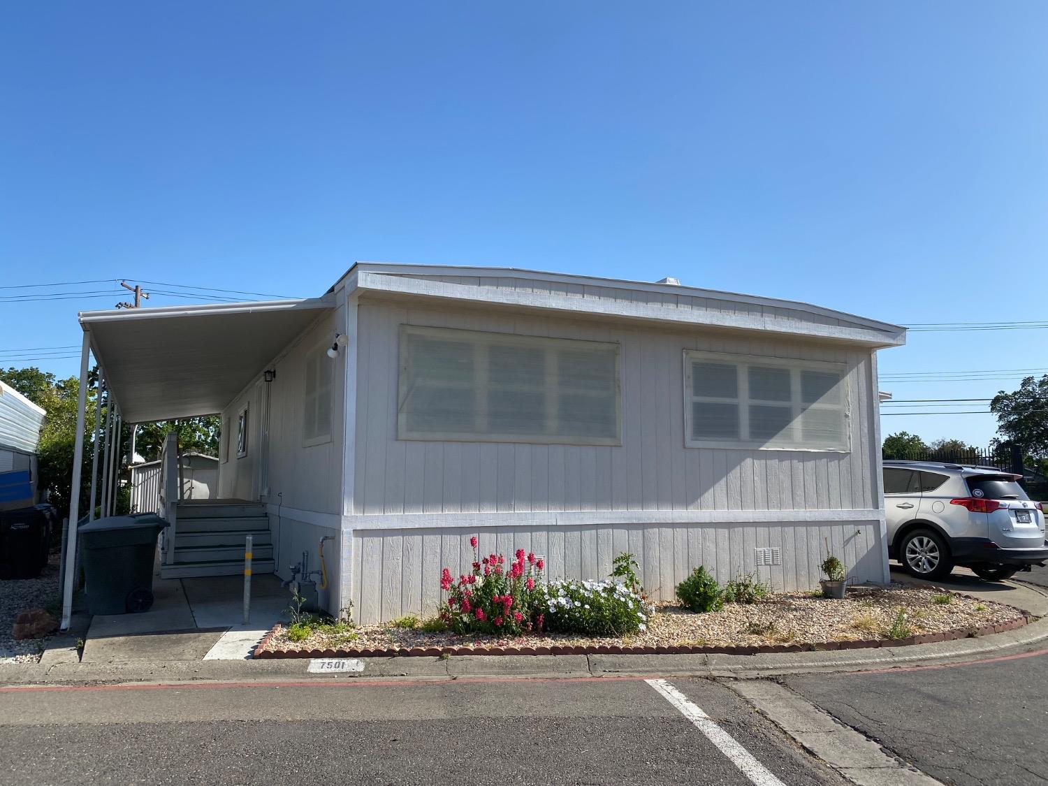 Detail Gallery Image 1 of 29 For 7501 Hazelnut 134, Sacramento,  CA 95828 - 3 Beds | 2 Baths