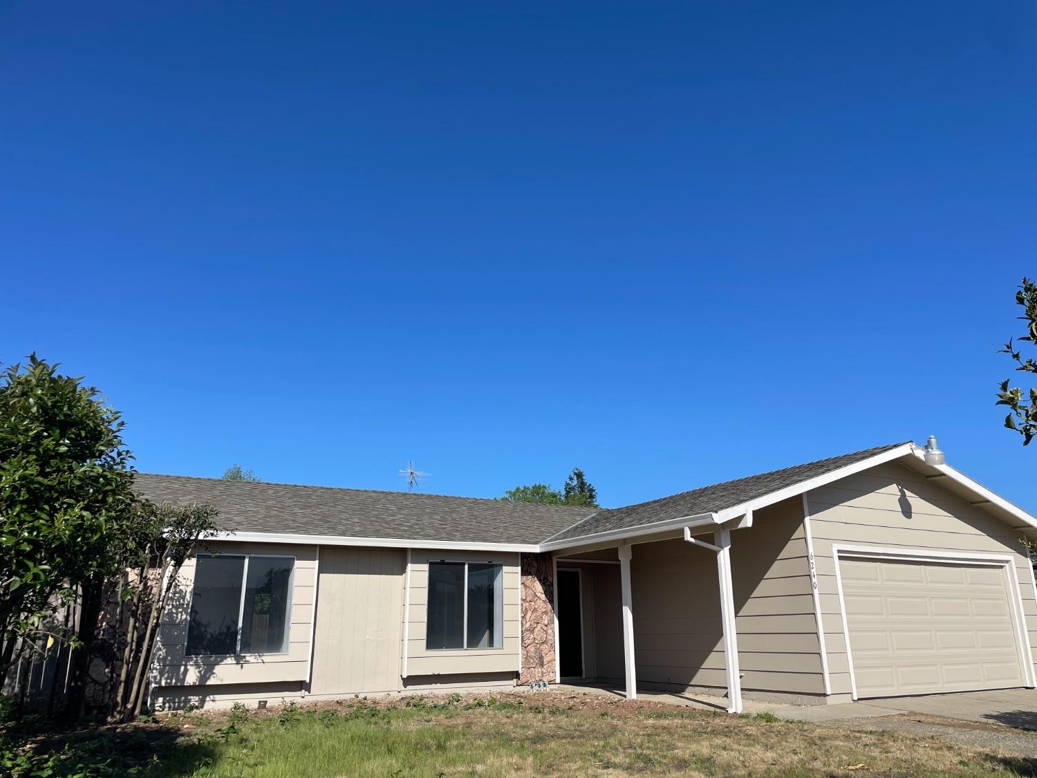 Detail Gallery Image 2 of 15 For 6240 Sunrise South Dr, Sacramento,  CA 95824 - 4 Beds | 2 Baths