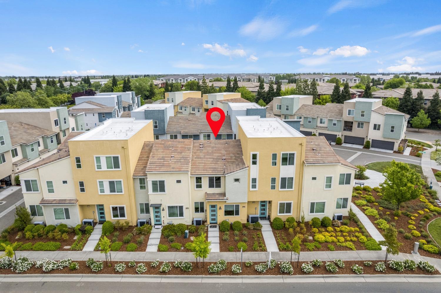 Detail Gallery Image 2 of 45 For 4164 Sally Ride Way, Sacramento,  CA 95834 - 3 Beds | 2/1 Baths