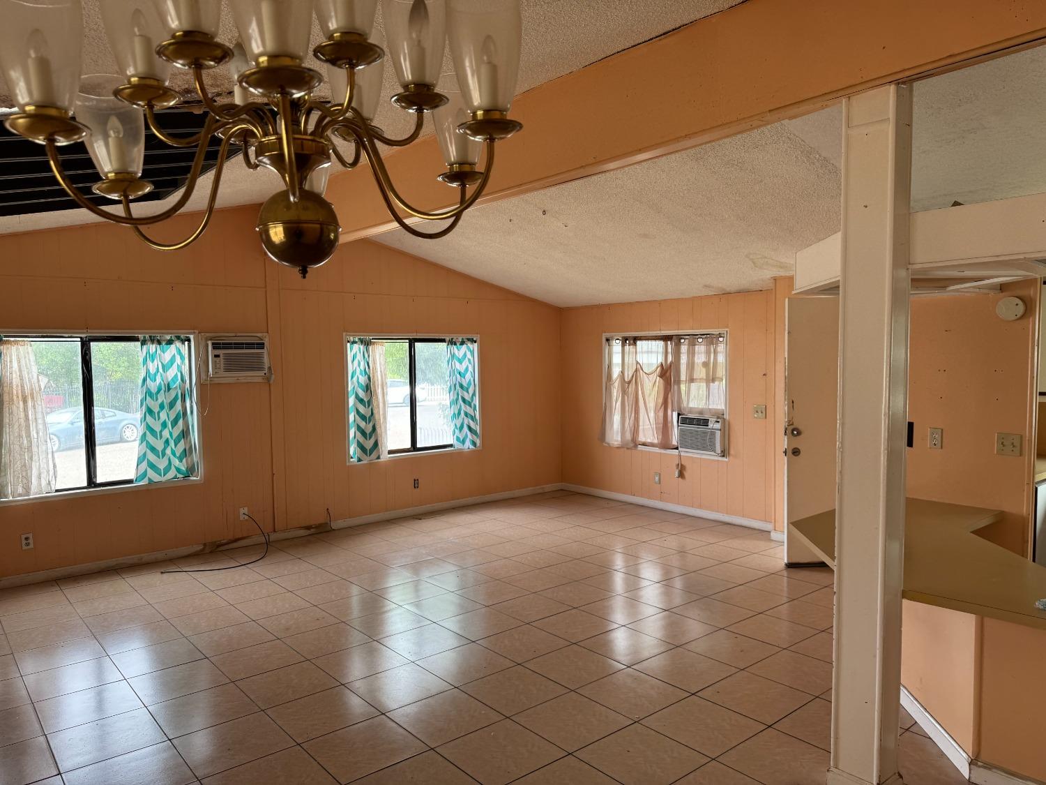 Detail Gallery Image 6 of 22 For 7520 Hamil Ct, Sacramento,  CA 95828 - 2 Beds | 2 Baths