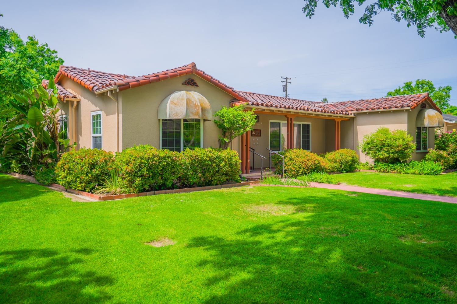 Detail Gallery Image 5 of 87 For 1735 S 6th St, Los Banos,  CA 93635 - 3 Beds | 3 Baths