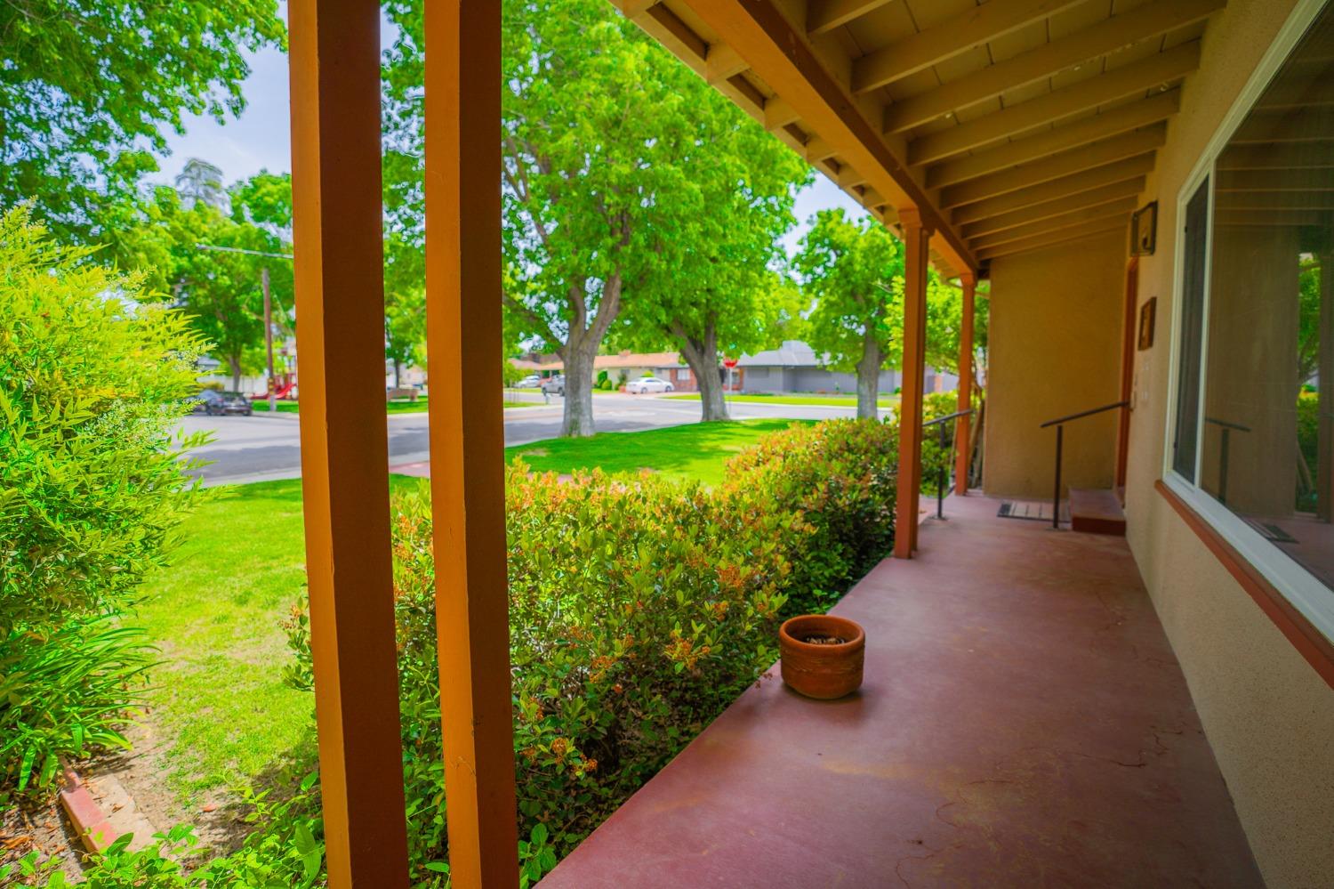 Detail Gallery Image 13 of 87 For 1735 S 6th St, Los Banos,  CA 93635 - 3 Beds | 3 Baths