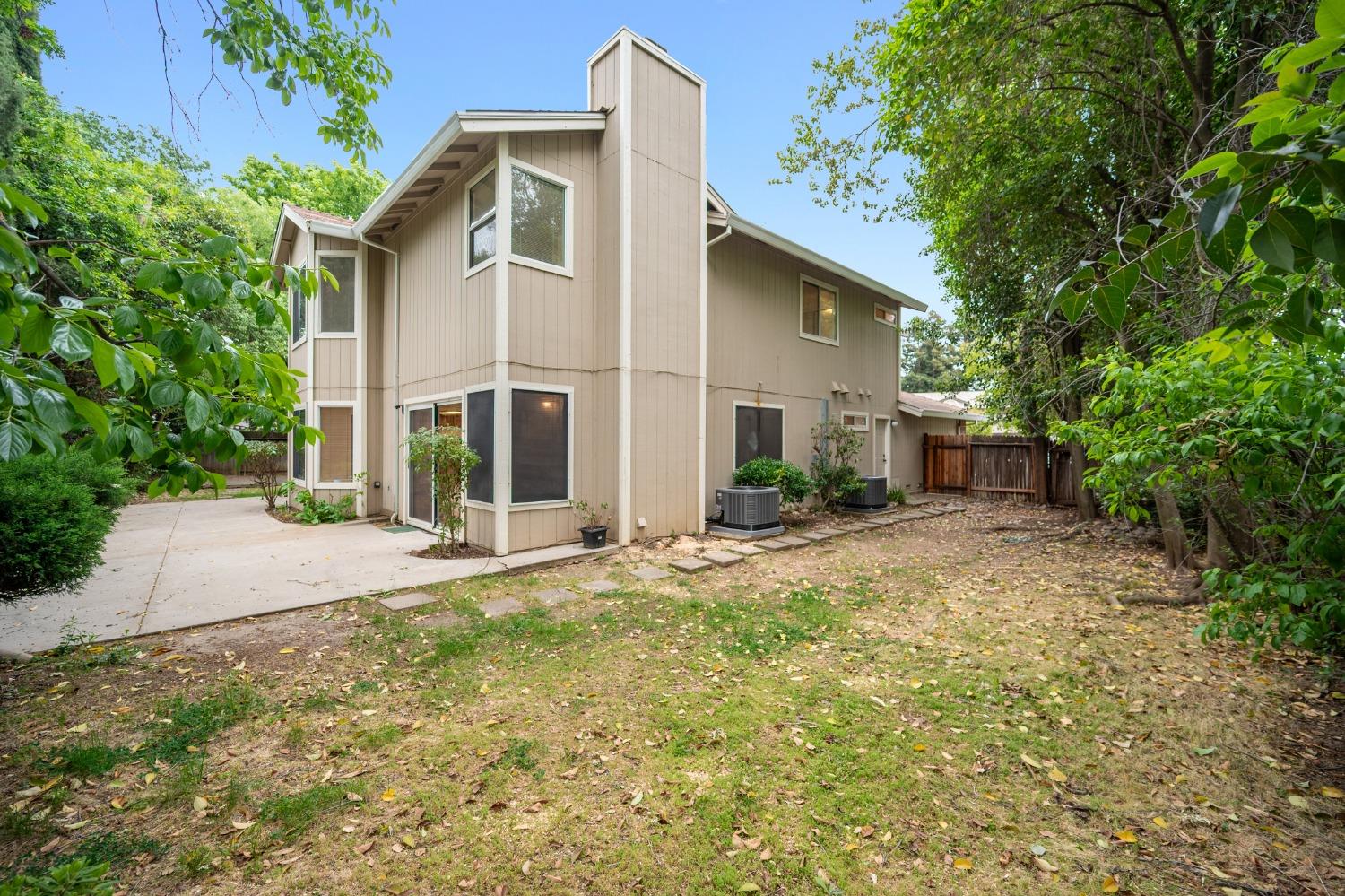 E Sparrow Hawk Court, Elk Grove, California image 40