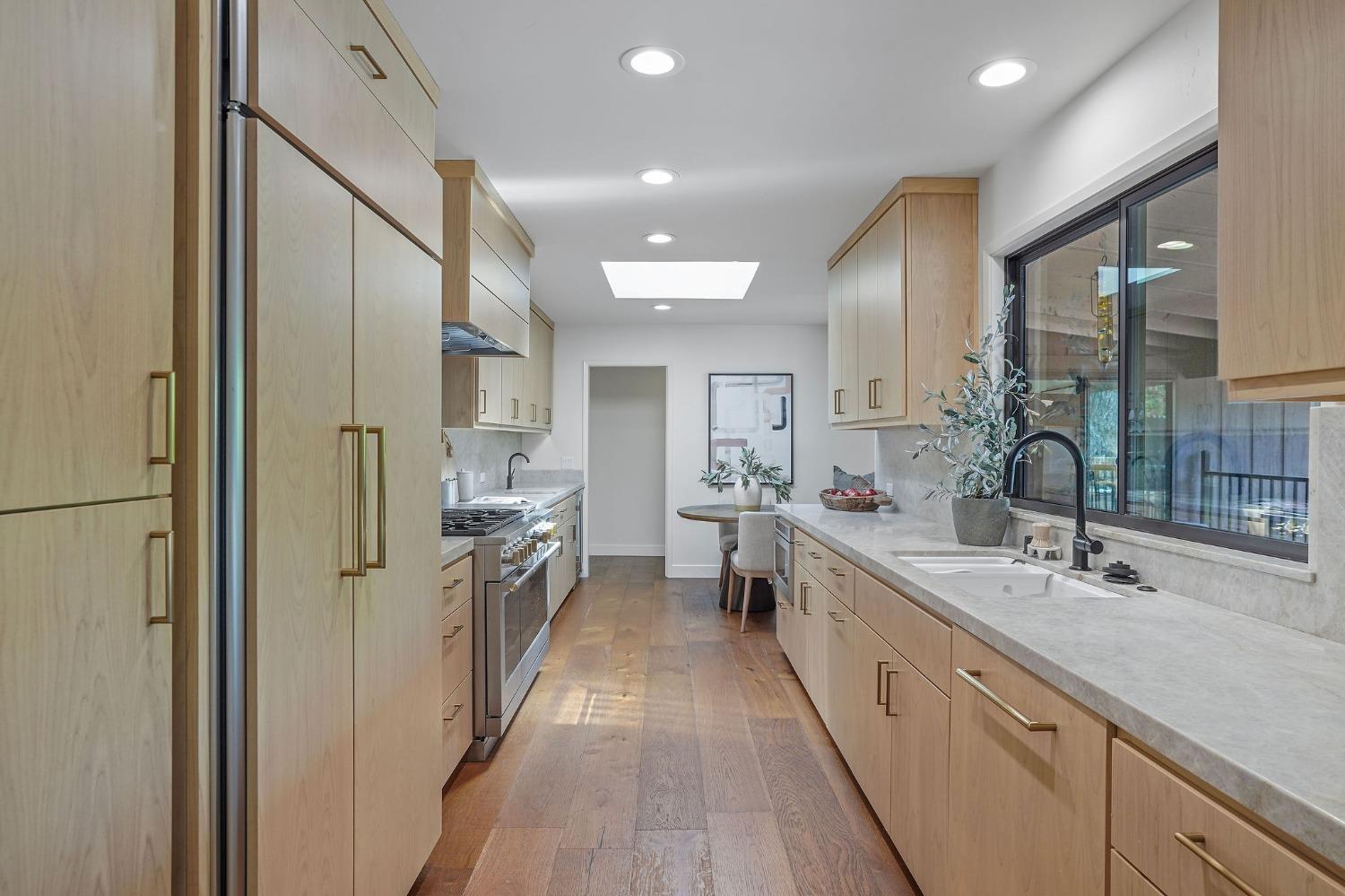 Sarah Court, Carmichael, California image 14
