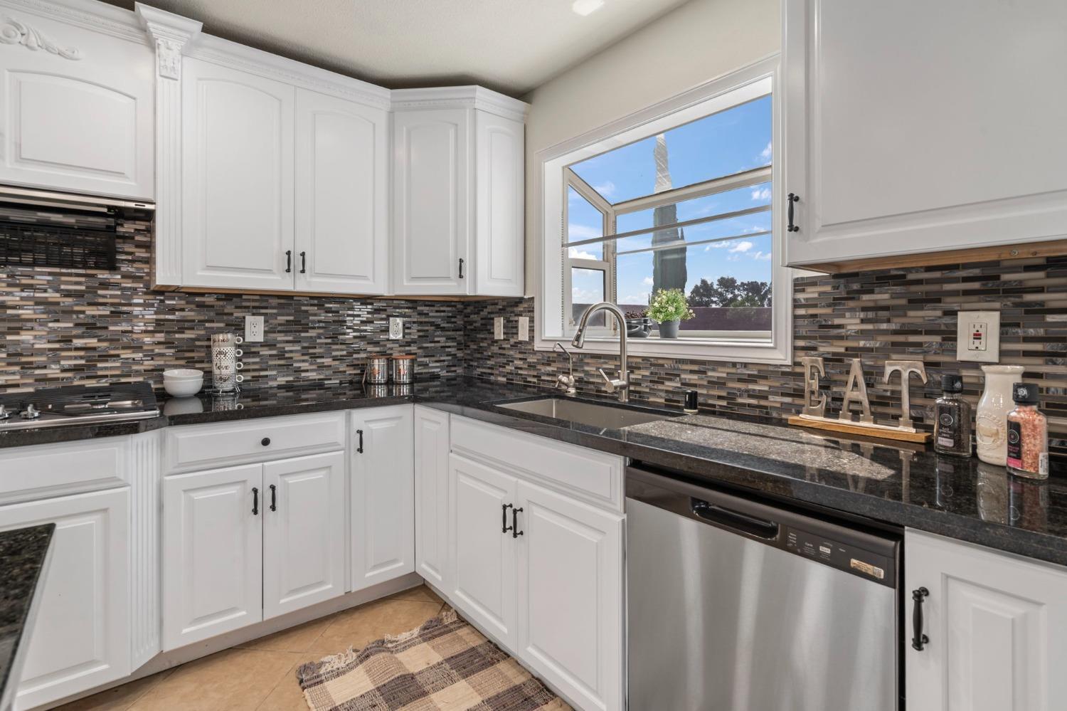 Detail Gallery Image 24 of 86 For 23155 Vaquero Ct, Tracy,  CA 95304 - 5 Beds | 3 Baths