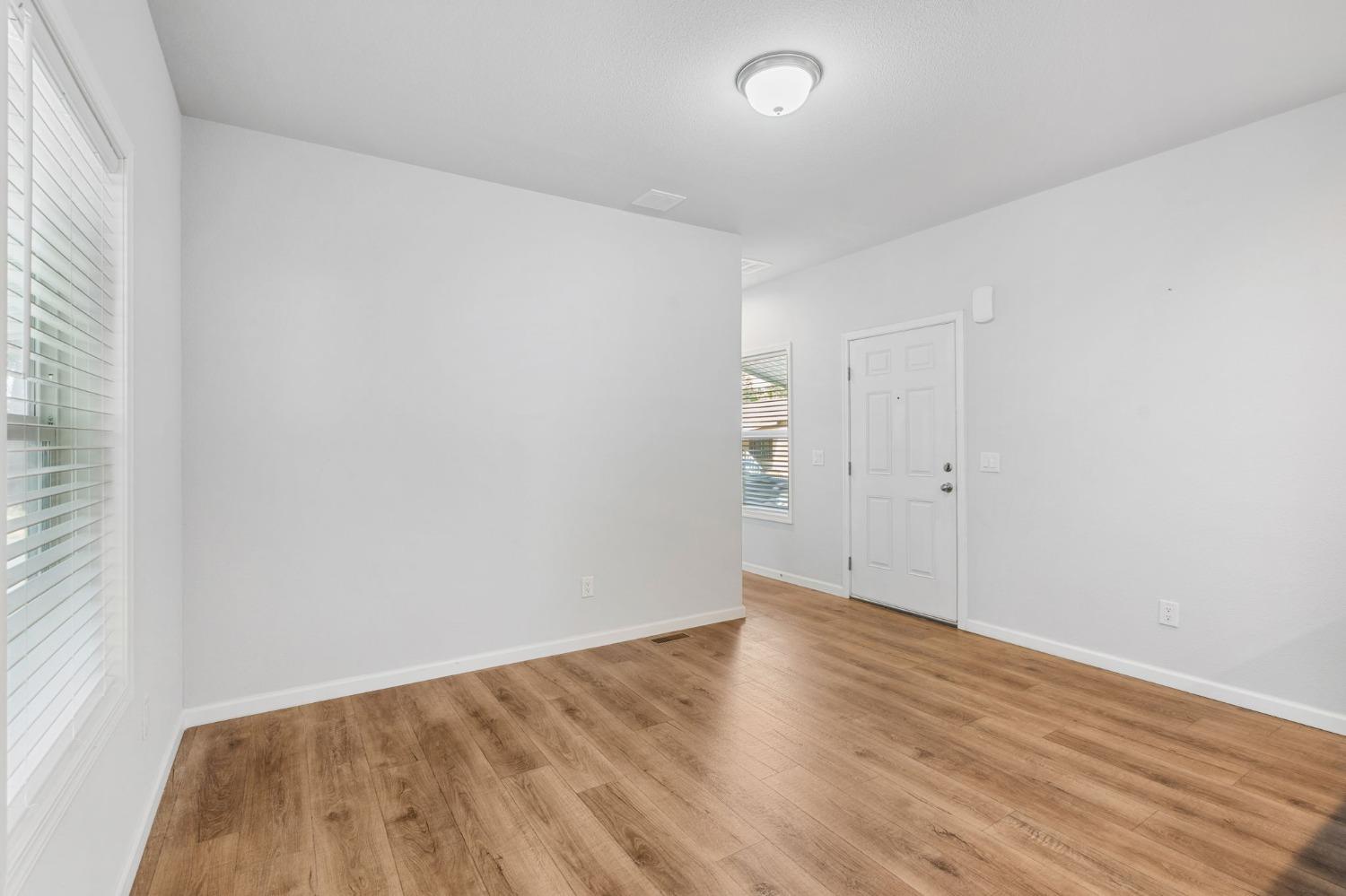 Detail Gallery Image 8 of 22 For 2000 West Capitol Ave. 125, West Sacramento,  CA 95691 - 2 Beds | 2 Baths