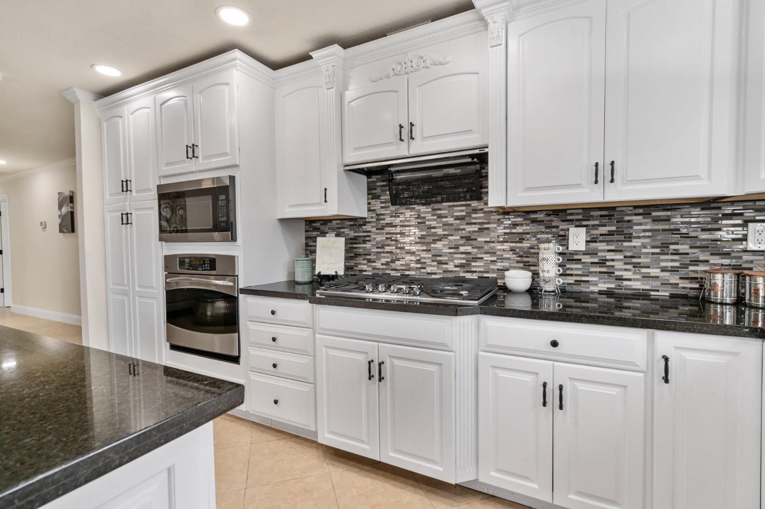 Detail Gallery Image 23 of 86 For 23155 Vaquero Ct, Tracy,  CA 95304 - 5 Beds | 3 Baths