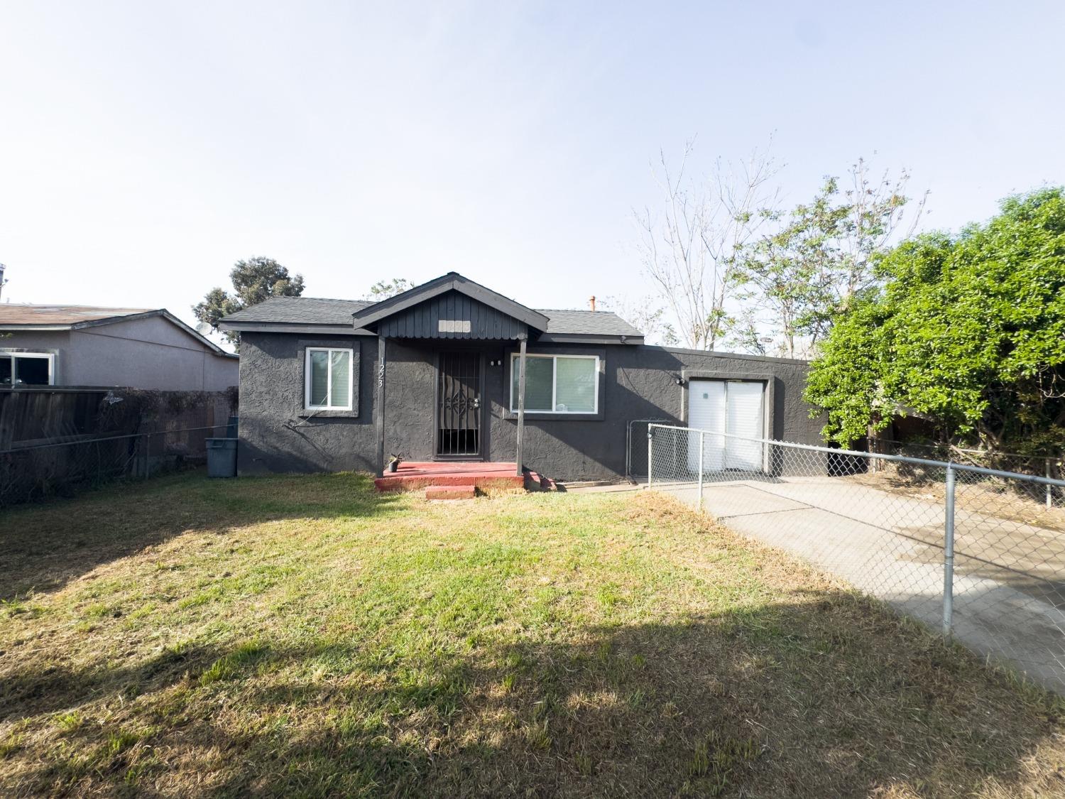Lassen Avenue, Modesto, California image 23