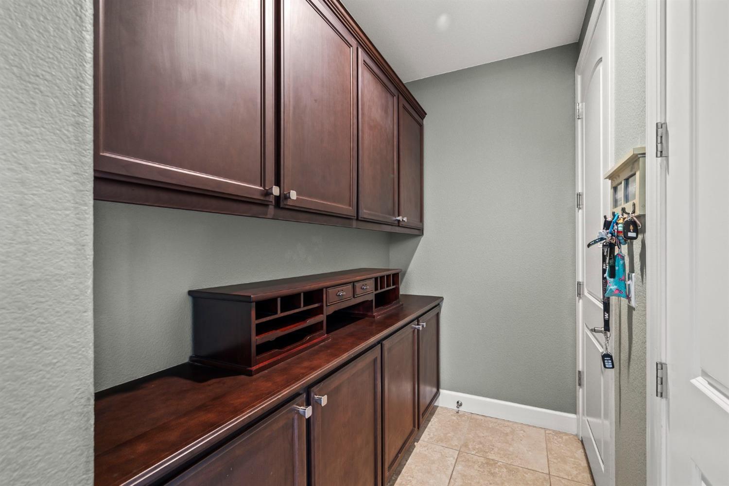 Detail Gallery Image 21 of 70 For 902 Anvil Cir, Rocklin,  CA 95765 - 4 Beds | 3 Baths
