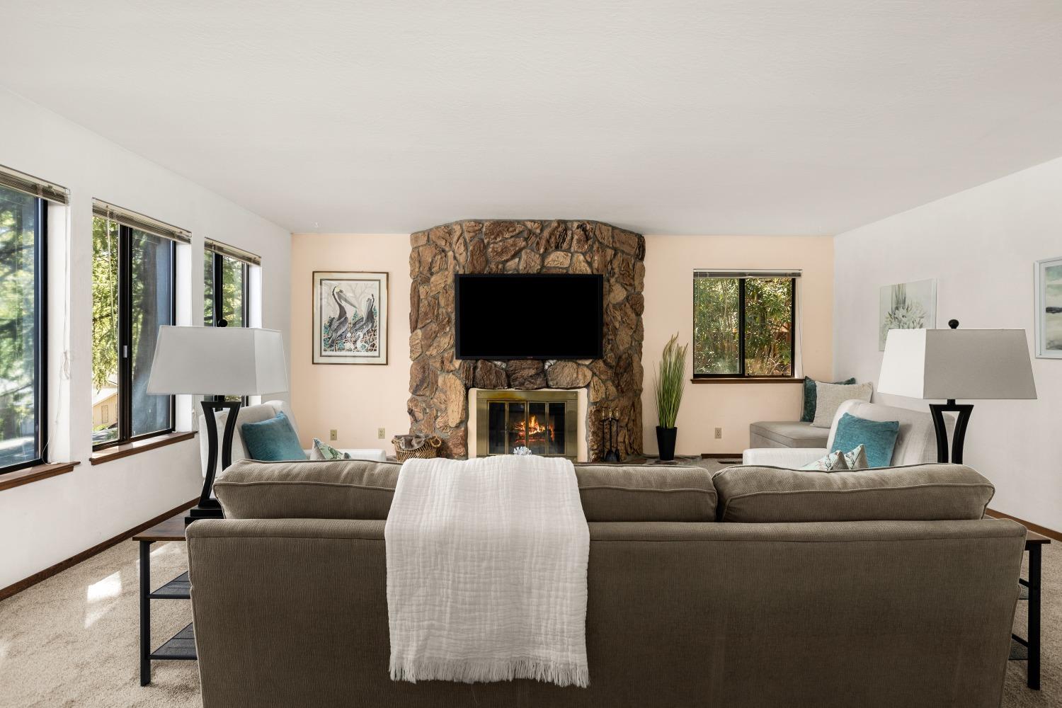 Detail Gallery Image 6 of 38 For 12910 Roadrunner Dr, Penn Valley,  CA 95946 - 3 Beds | 2 Baths