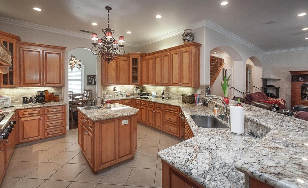 Detail Gallery Image 15 of 87 For 1111 Brighton Way, Lodi,  CA 95242 - 4 Beds | 3/1 Baths