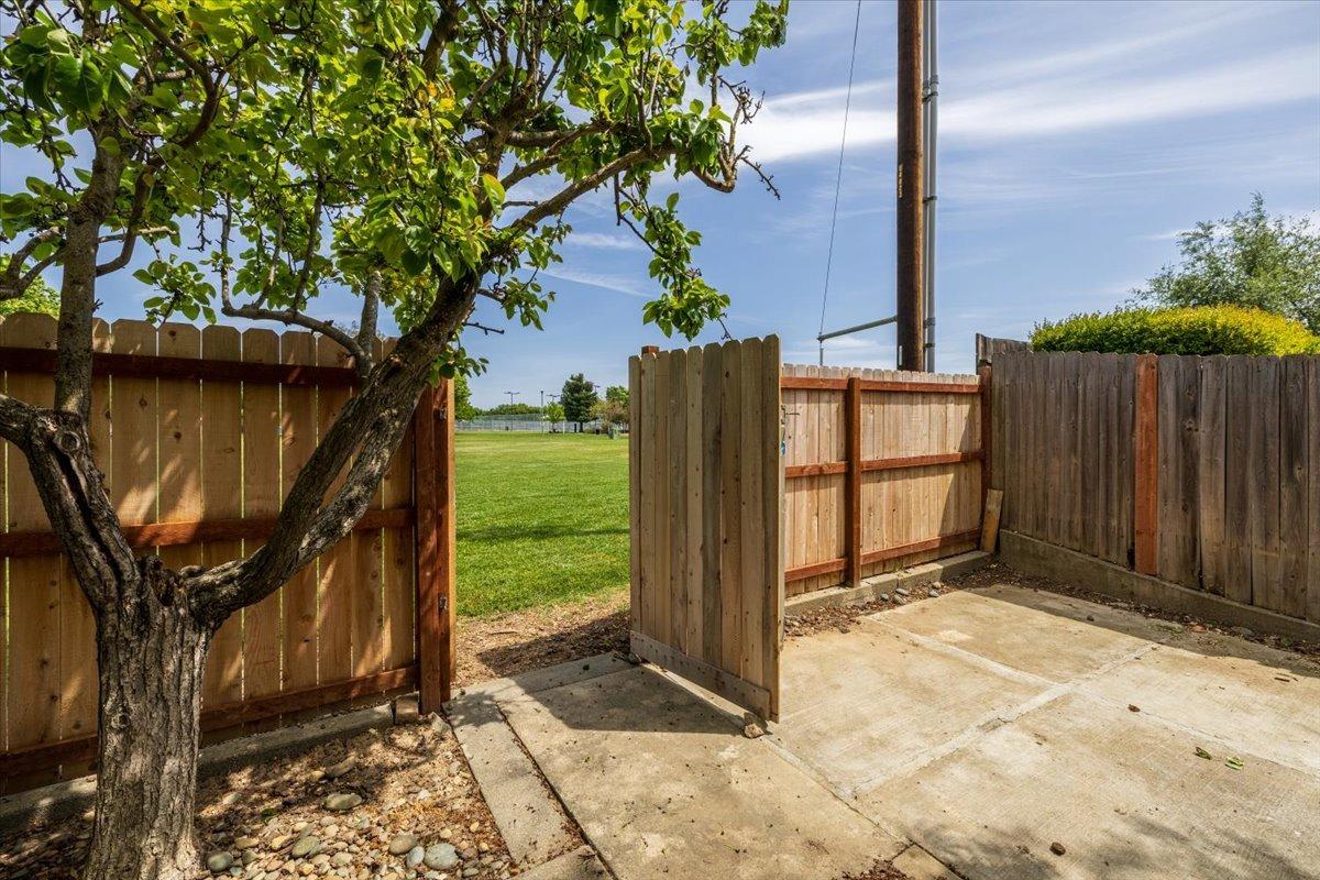 Detail Gallery Image 27 of 35 For 3538 Huntsman Dr, Sacramento,  CA 95826 - 4 Beds | 2 Baths