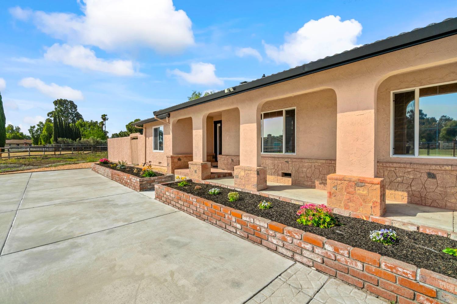 Detail Gallery Image 9 of 86 For 23155 Vaquero Ct, Tracy,  CA 95304 - 5 Beds | 3 Baths