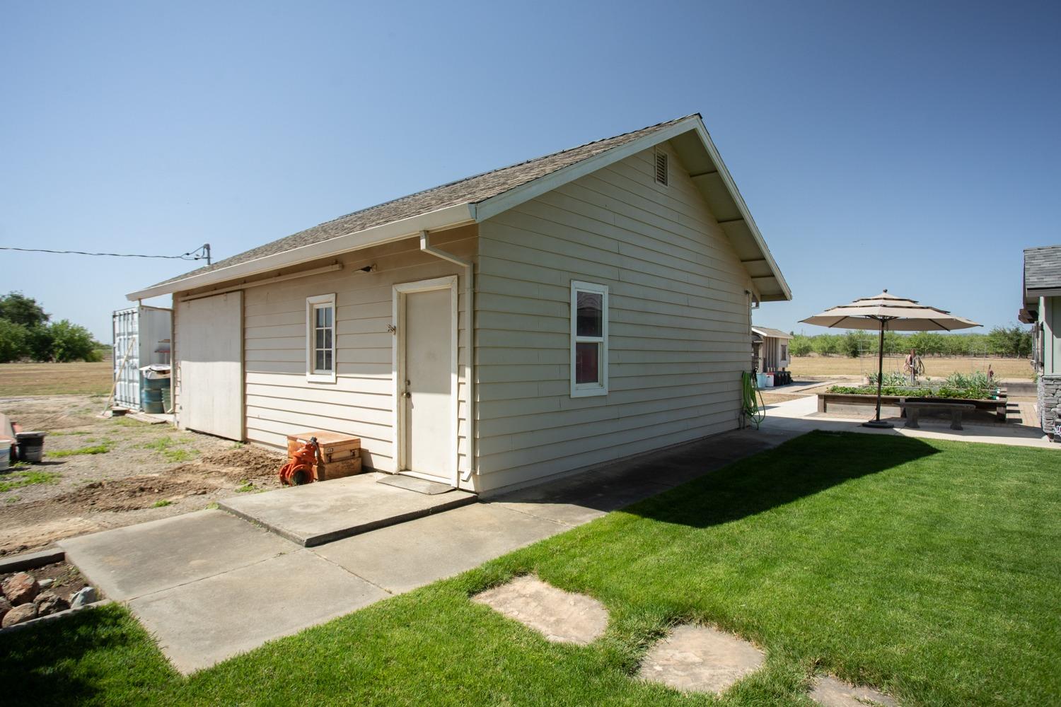 Detail Gallery Image 17 of 81 For 509 Wyer Rd, Arbuckle,  CA 95912 - 5 Beds | 2/1 Baths
