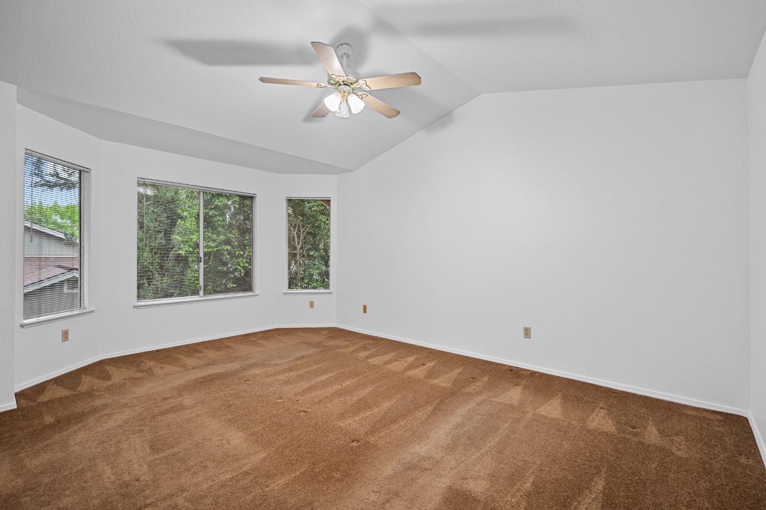 E Sparrow Hawk Court, Elk Grove, California image 16