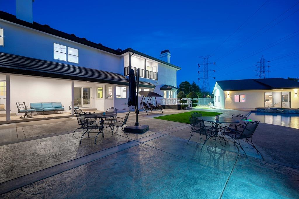 property-img