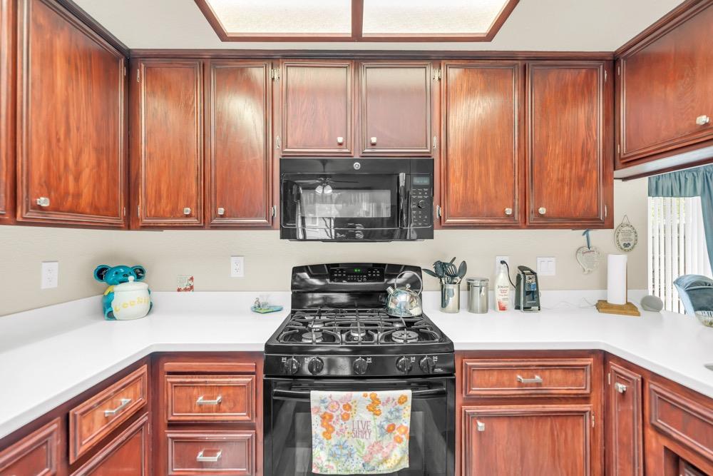 Sun Brae Court, Rio Linda, California image 8
