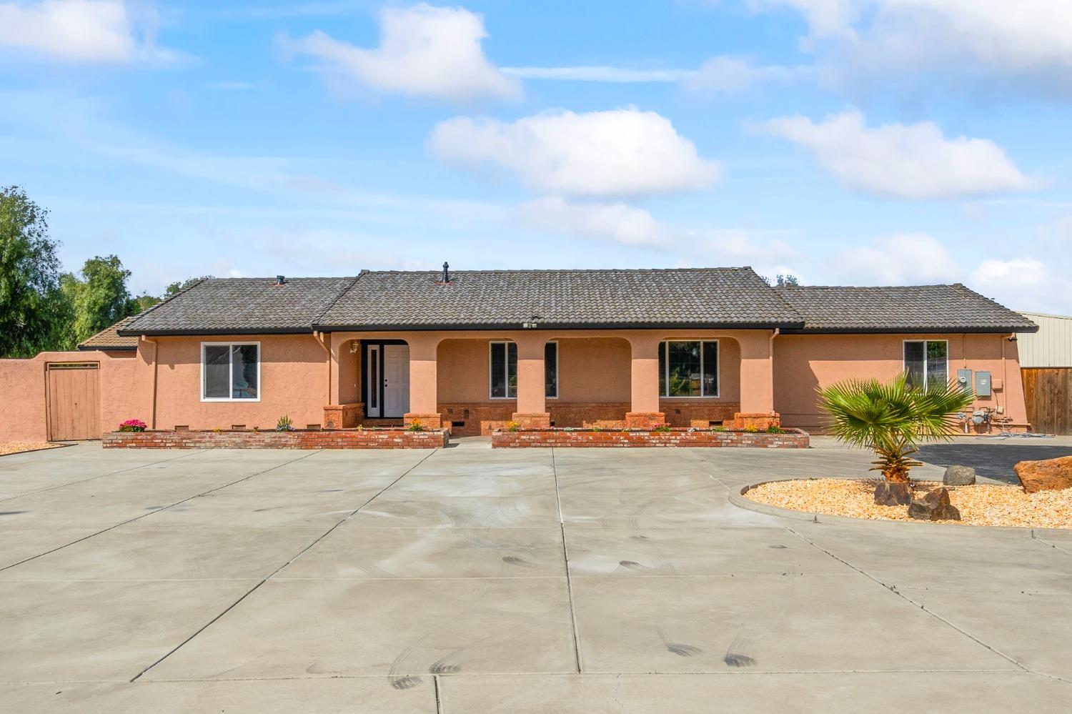 Detail Gallery Image 1 of 86 For 23155 Vaquero Ct, Tracy,  CA 95304 - 5 Beds | 3 Baths