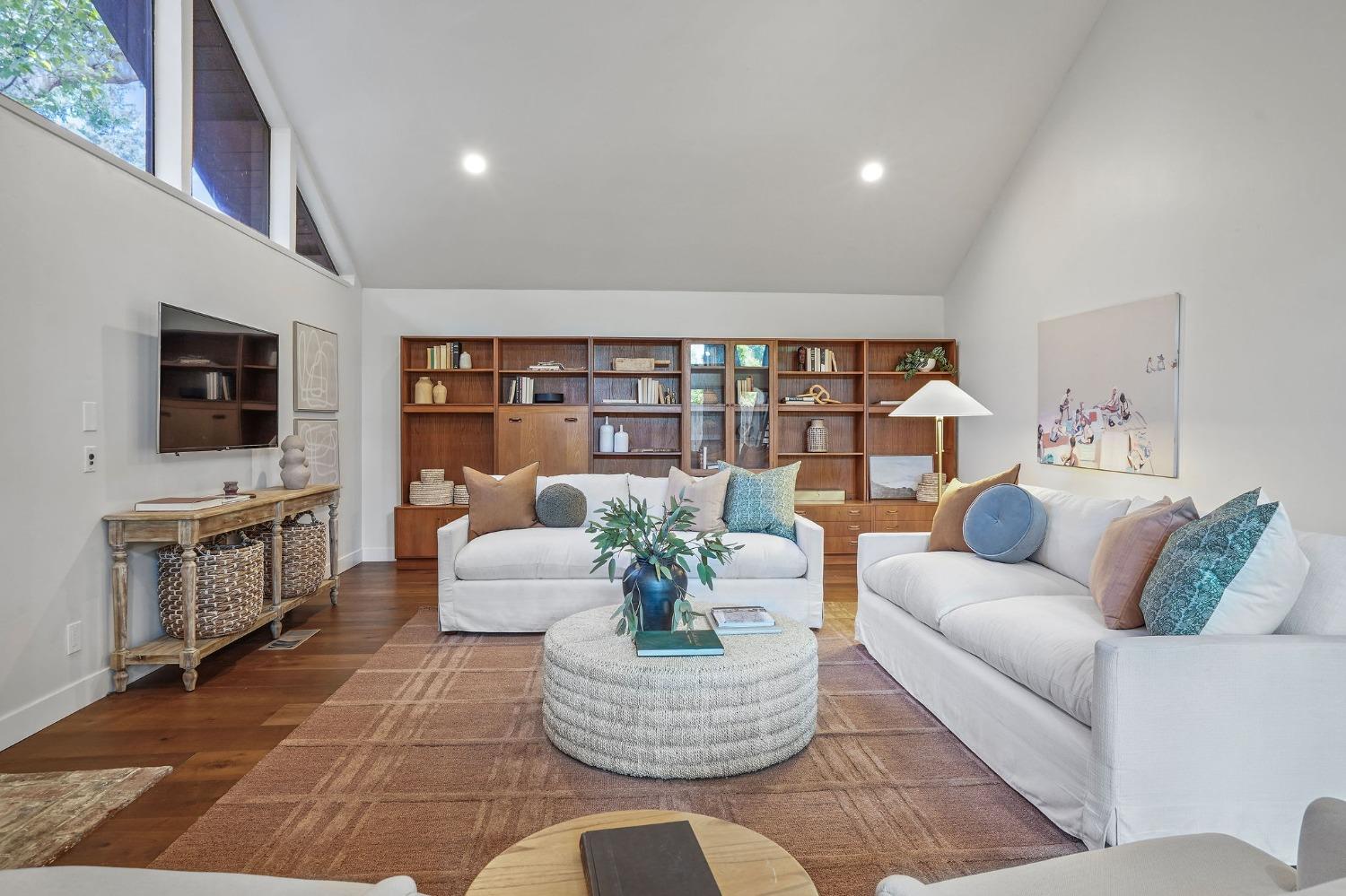 Sarah Court, Carmichael, California image 10