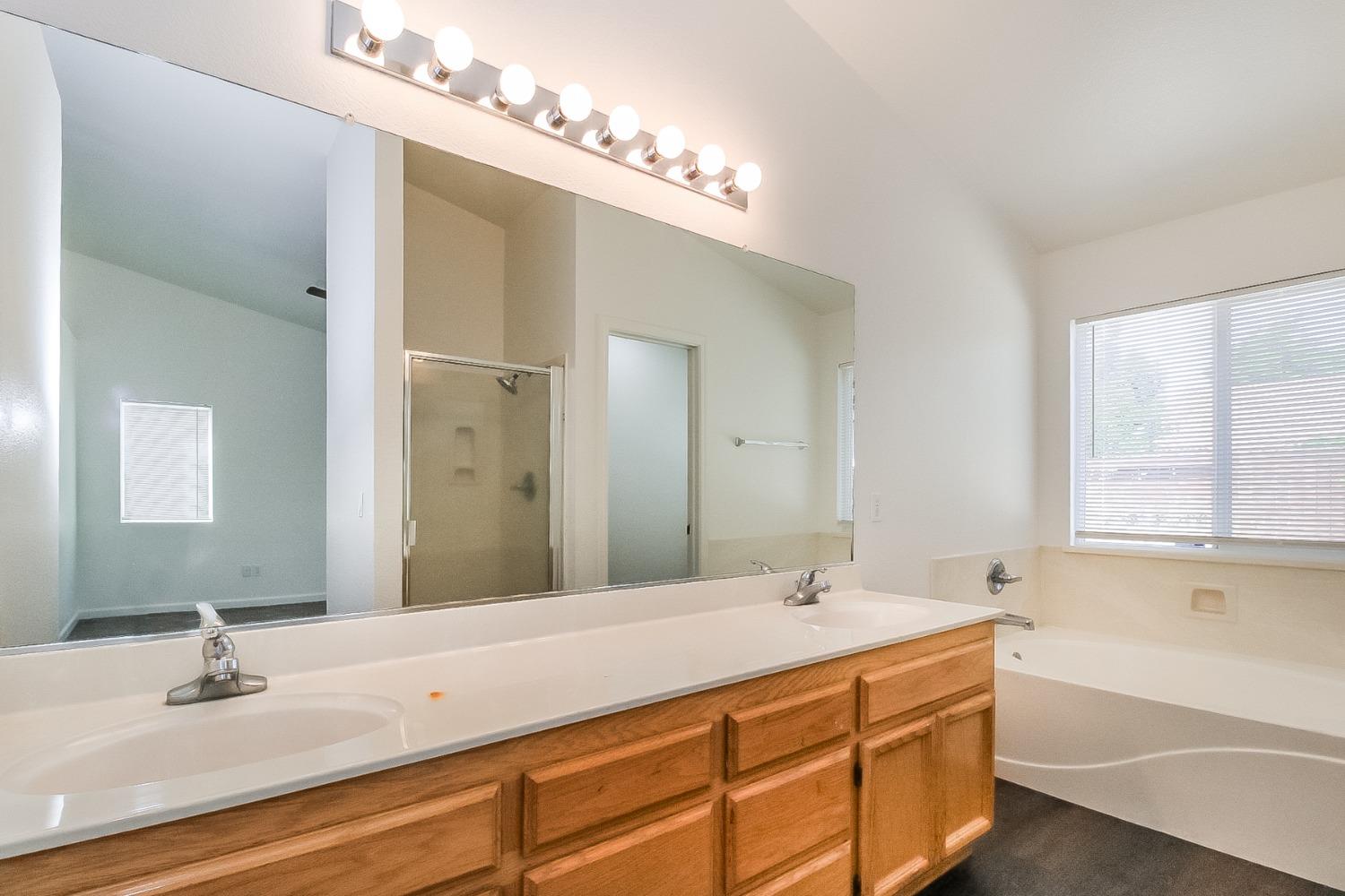Detail Gallery Image 22 of 28 For 9998 Tarzo Way, Elk Grove,  CA 95757 - 4 Beds | 2 Baths