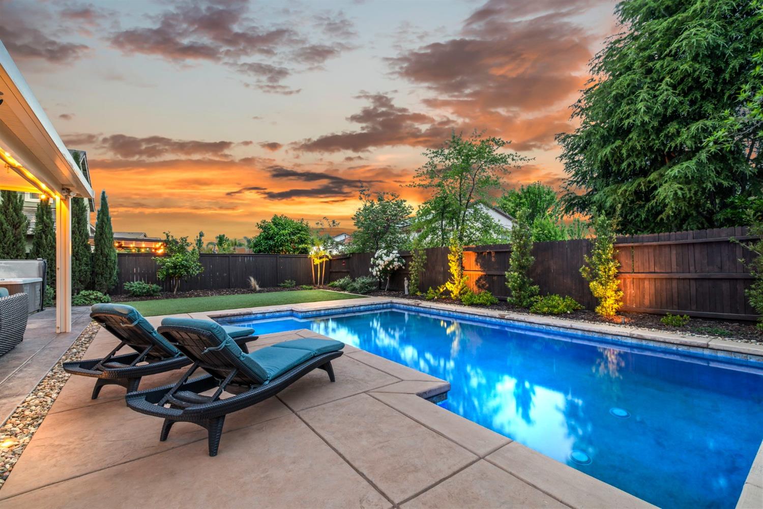 Detail Gallery Image 1 of 70 For 902 Anvil Cir, Rocklin,  CA 95765 - 4 Beds | 3 Baths