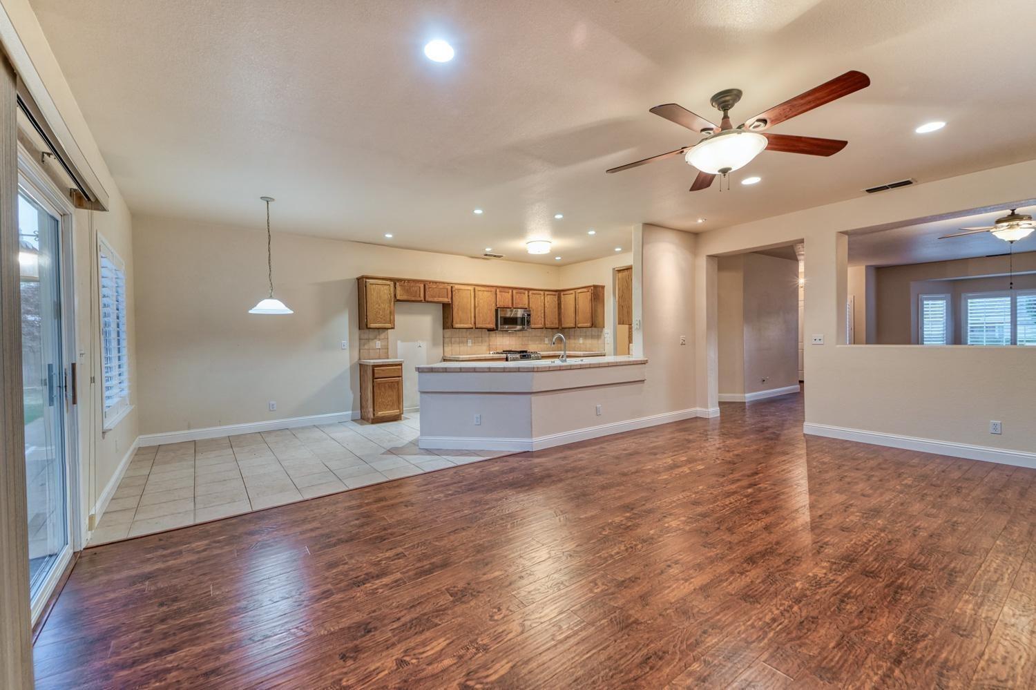 Detail Gallery Image 11 of 34 For 1749 Independence Dr, Yuba City,  CA 95993 - 3 Beds | 2 Baths