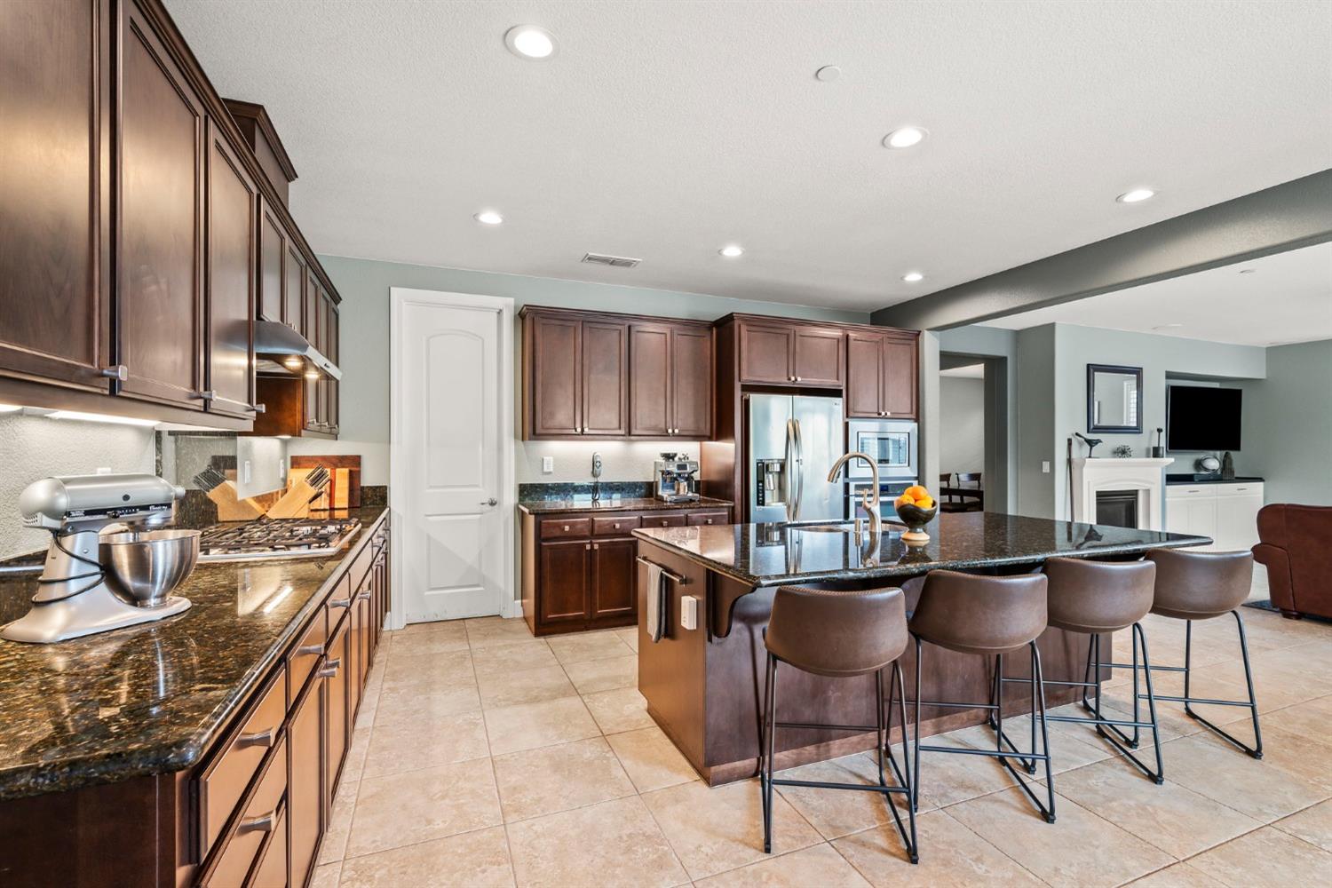 Detail Gallery Image 16 of 70 For 902 Anvil Cir, Rocklin,  CA 95765 - 4 Beds | 3 Baths