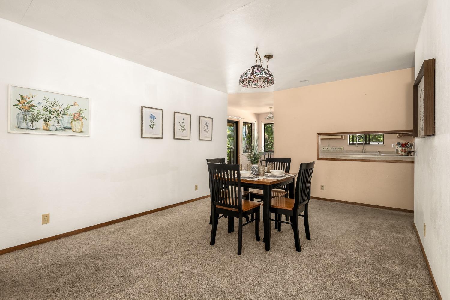 Detail Gallery Image 8 of 38 For 12910 Roadrunner Dr, Penn Valley,  CA 95946 - 3 Beds | 2 Baths
