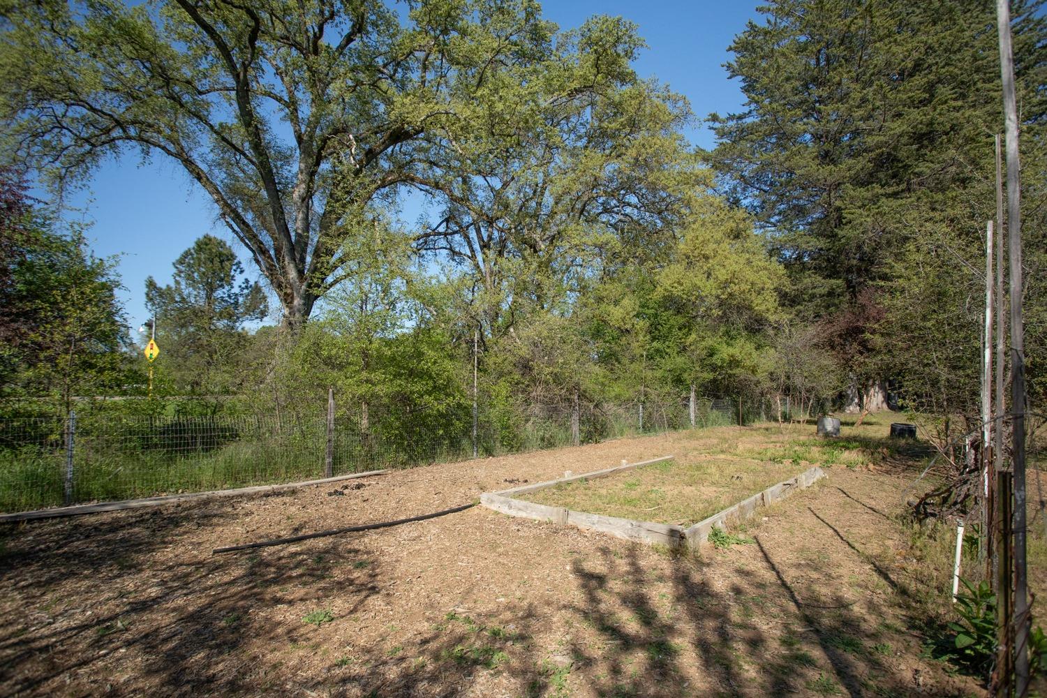 Detail Gallery Image 66 of 69 For 17098 Clover Rd, Penn Valley,  CA 95946 - 2 Beds | 2 Baths