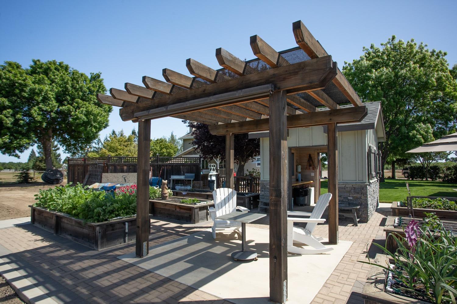 Detail Gallery Image 24 of 81 For 509 Wyer Rd, Arbuckle,  CA 95912 - 5 Beds | 2/1 Baths