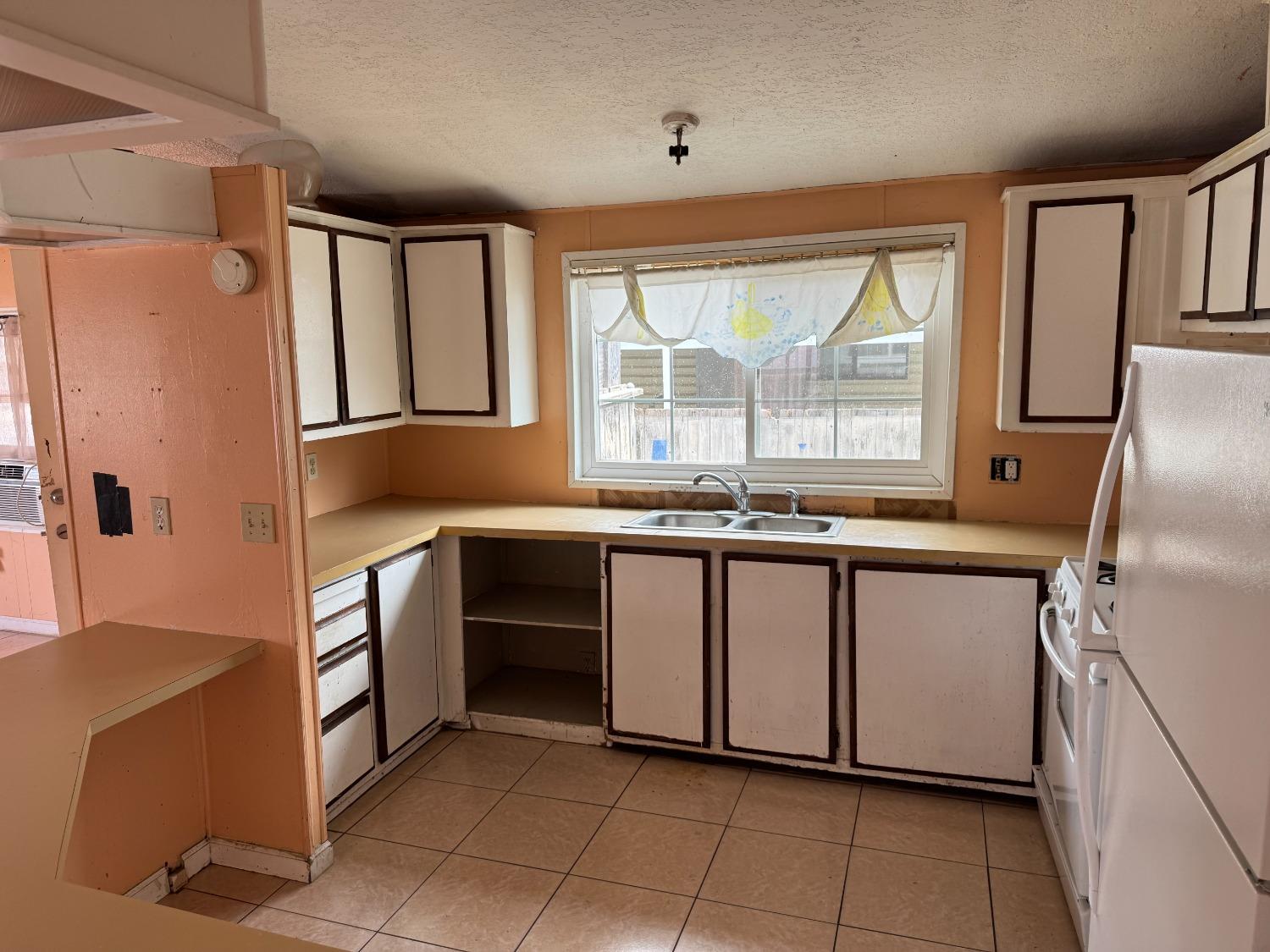 Detail Gallery Image 10 of 22 For 7520 Hamil Ct, Sacramento,  CA 95828 - 2 Beds | 2 Baths