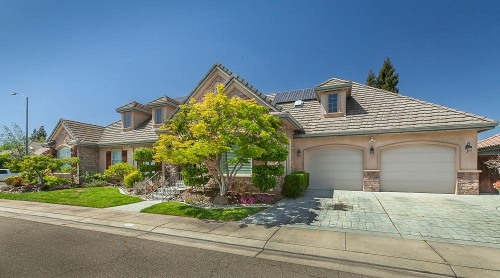 Detail Gallery Image 4 of 87 For 1111 Brighton Way, Lodi,  CA 95242 - 4 Beds | 3/1 Baths