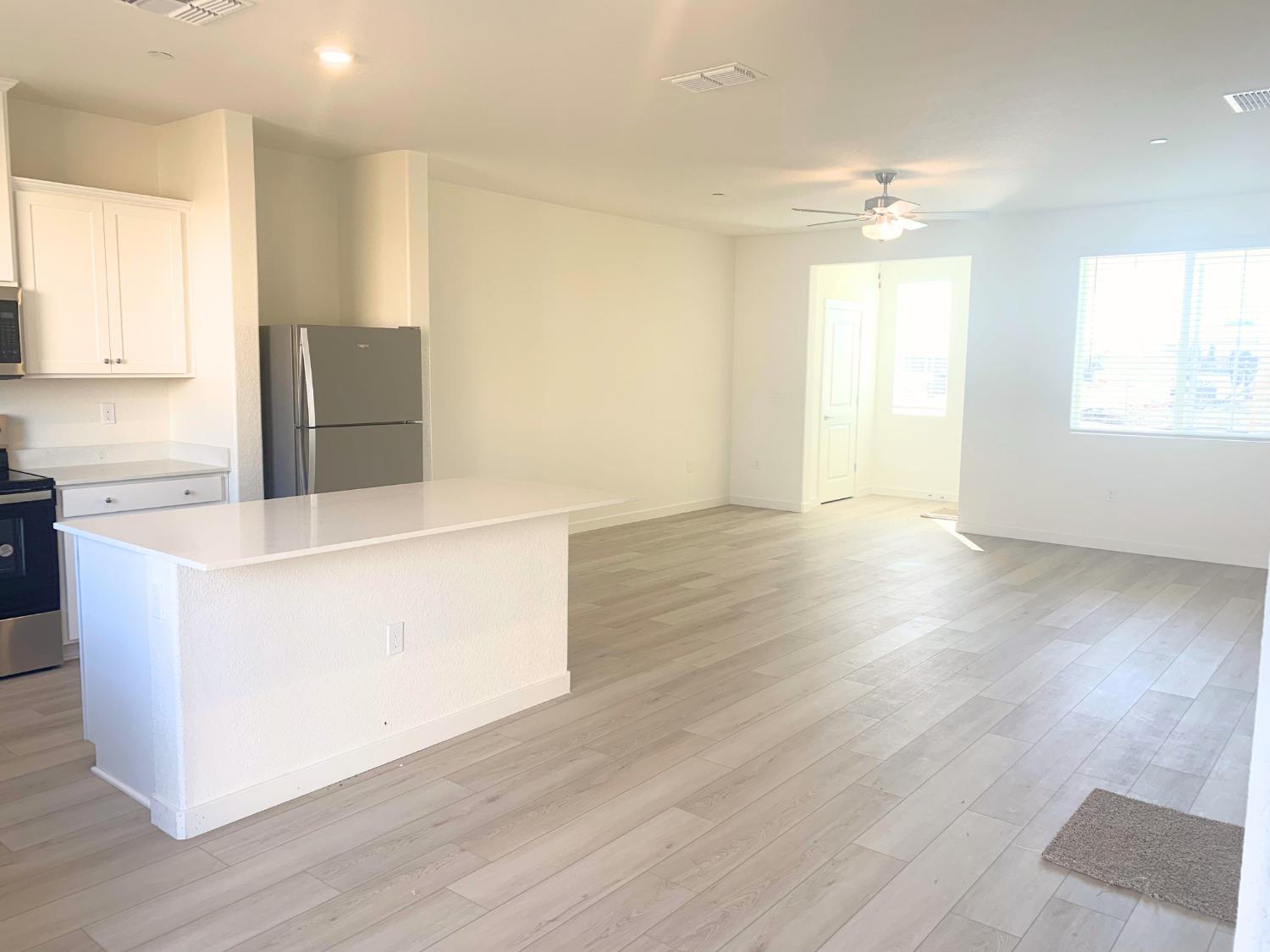 Detail Gallery Image 2 of 10 For 5093 E Turin Ct, Stockton,  CA 95215 - 4 Beds | 2/1 Baths