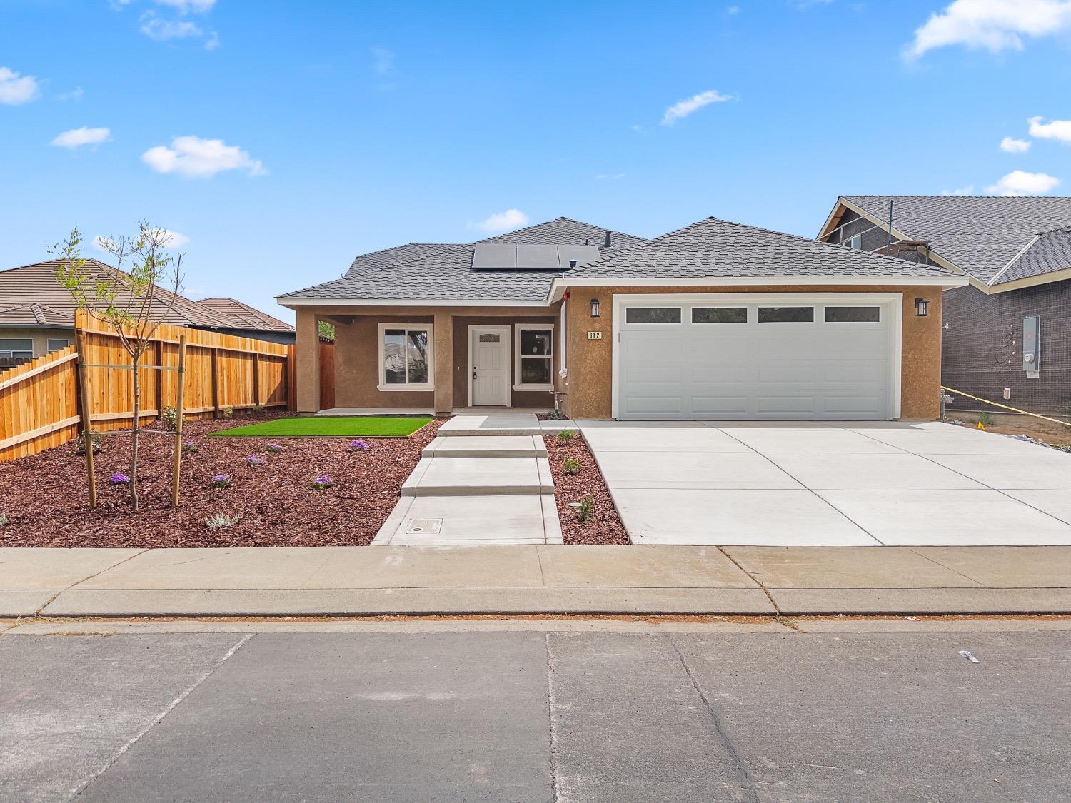 Detail Gallery Image 2 of 20 For 612 Blue Canyon Dr, Modesto,  CA 95354 - 4 Beds | 2 Baths
