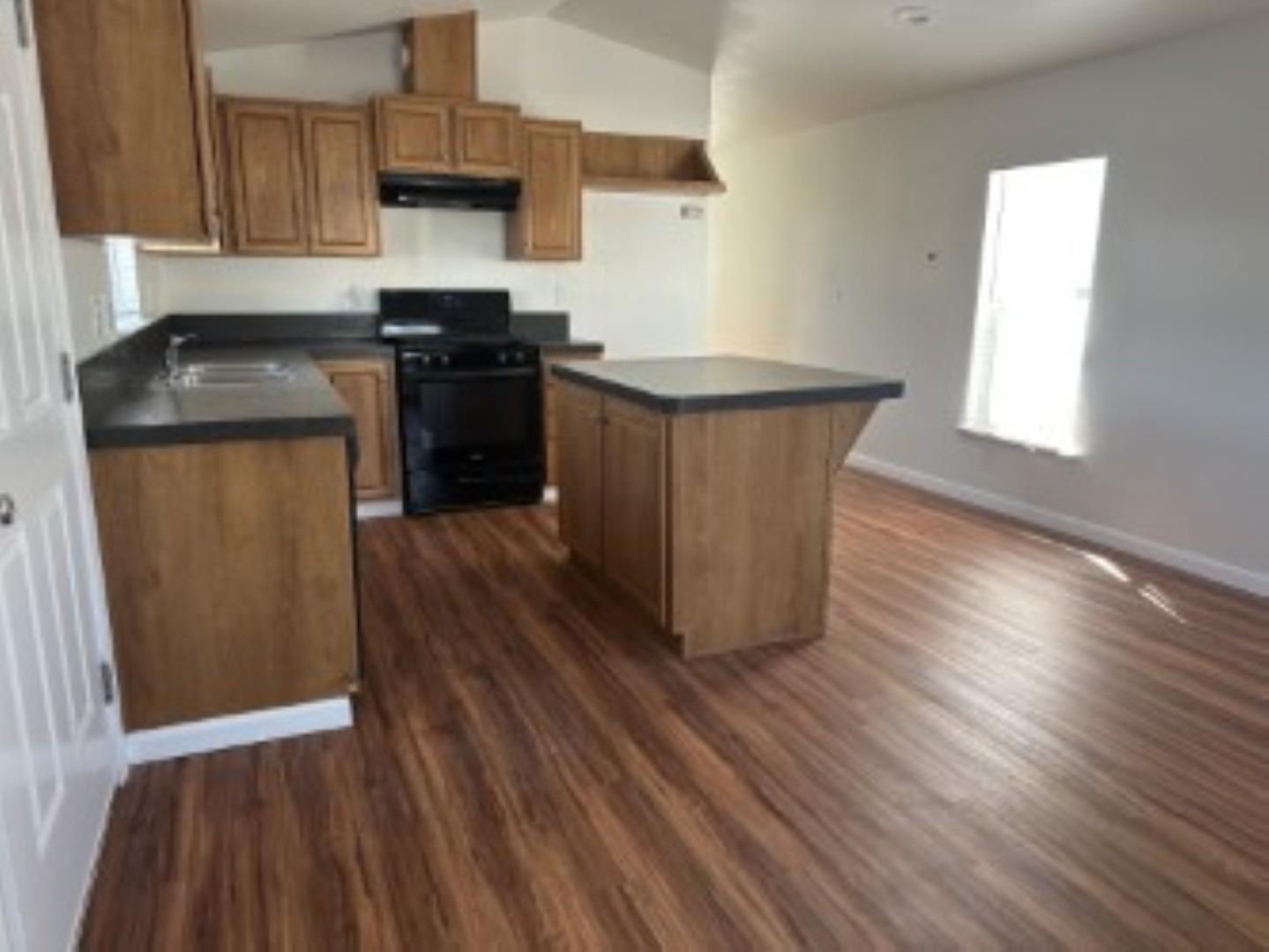 Detail Gallery Image 3 of 13 For 2225 W Capitol Ave 92, West Sacramento,  CA 95691 - 2 Beds | 1 Baths