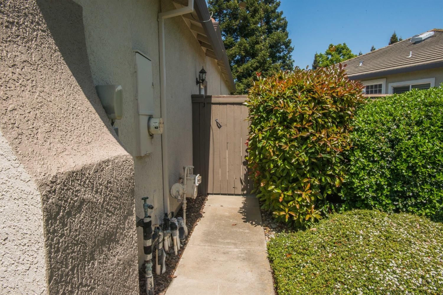 Detail Gallery Image 58 of 60 For 2909 Robinson Creek Ln, Elk Grove,  CA 95758 - 2 Beds | 2 Baths