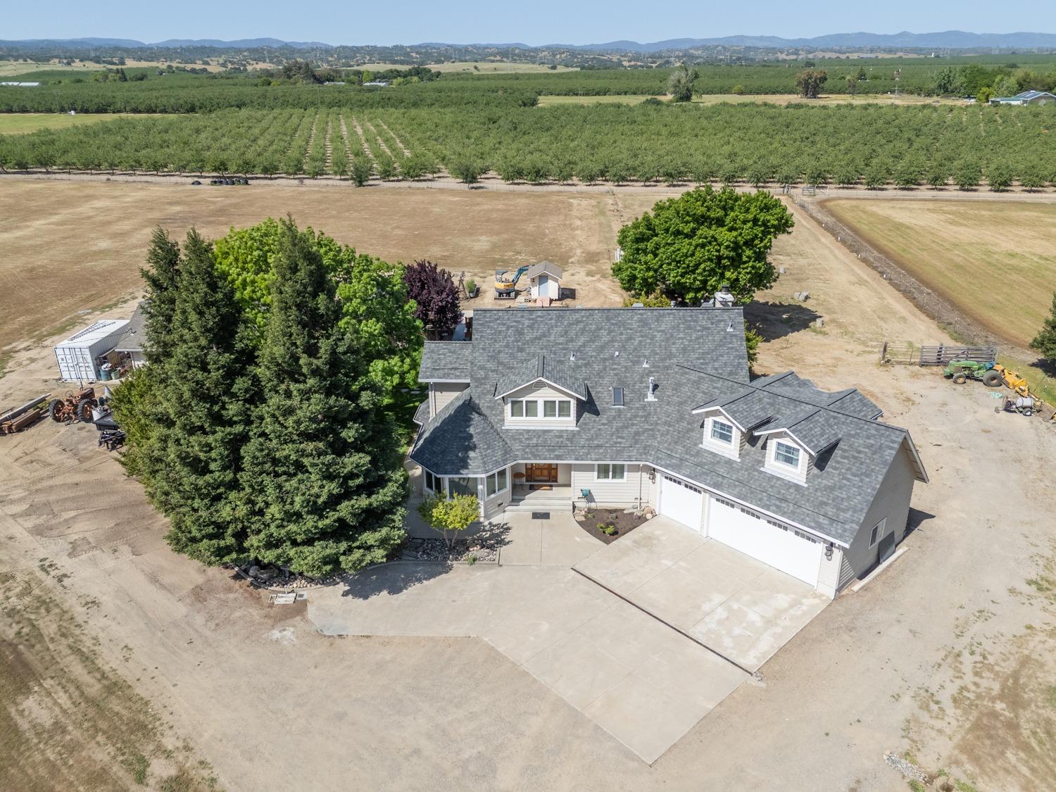 Detail Gallery Image 4 of 81 For 509 Wyer Rd, Arbuckle,  CA 95912 - 5 Beds | 2/1 Baths