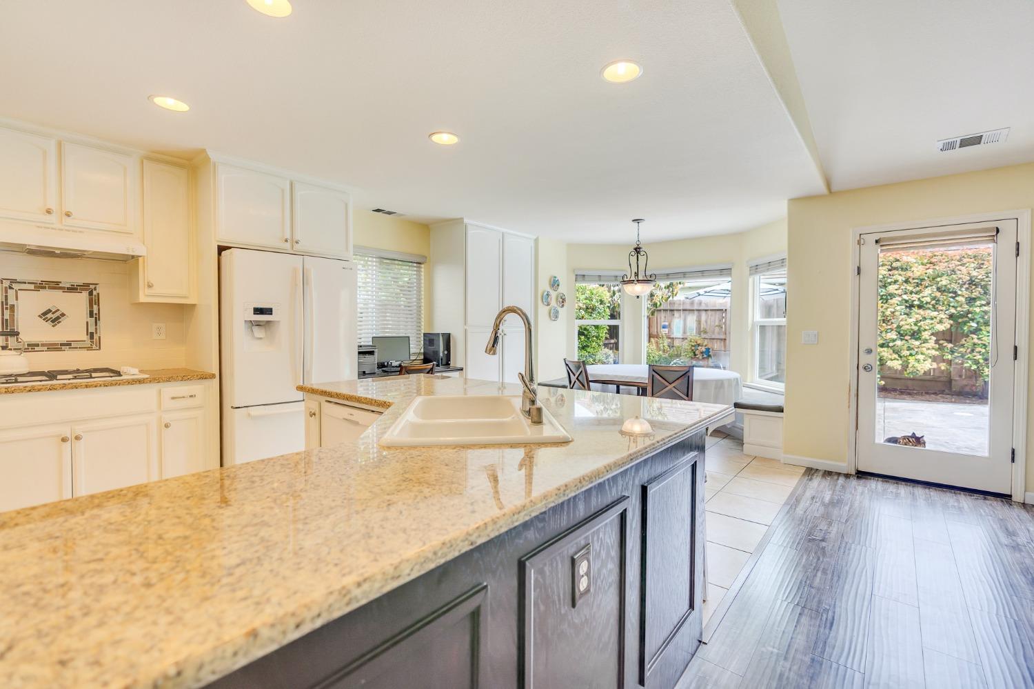 Detail Gallery Image 14 of 77 For 679 Birch Ave, Los Banos,  CA 93635 - 4 Beds | 2 Baths