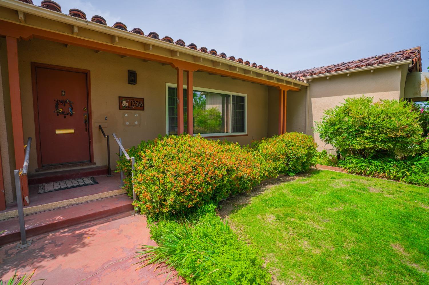 Detail Gallery Image 10 of 87 For 1735 S 6th St, Los Banos,  CA 93635 - 3 Beds | 3 Baths