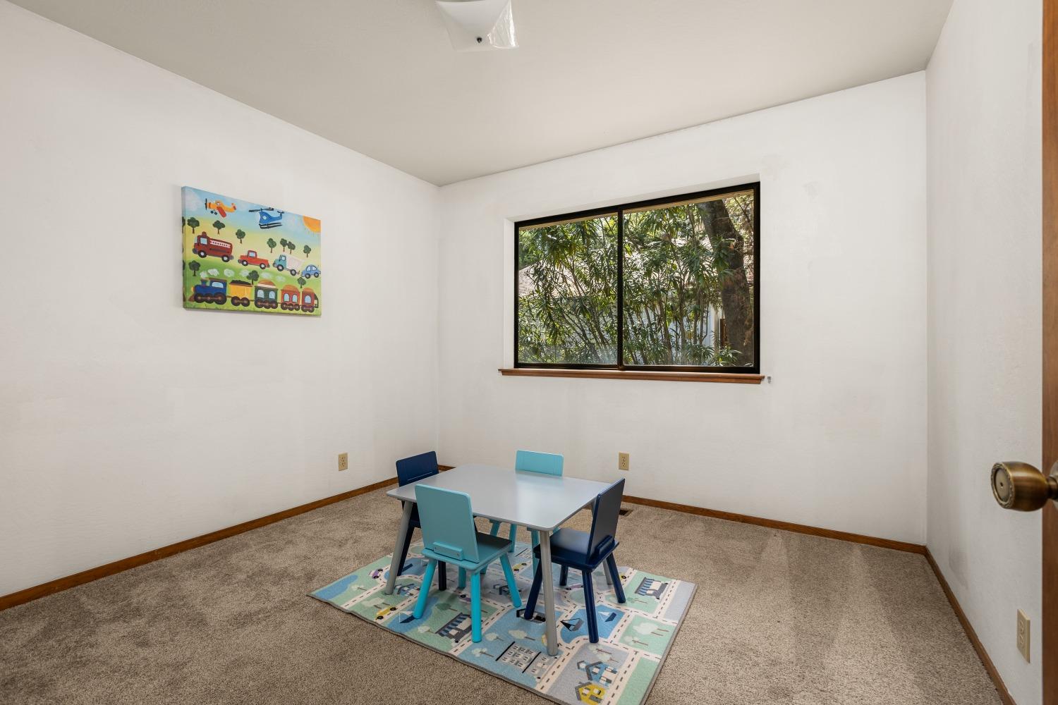 Detail Gallery Image 18 of 38 For 12910 Roadrunner Dr, Penn Valley,  CA 95946 - 3 Beds | 2 Baths