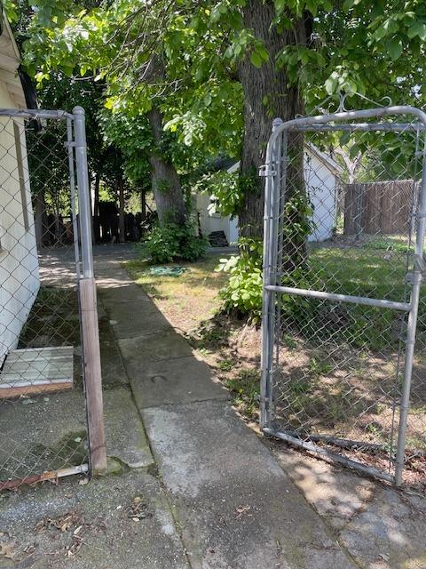 North Avenue, Chico, California image 27