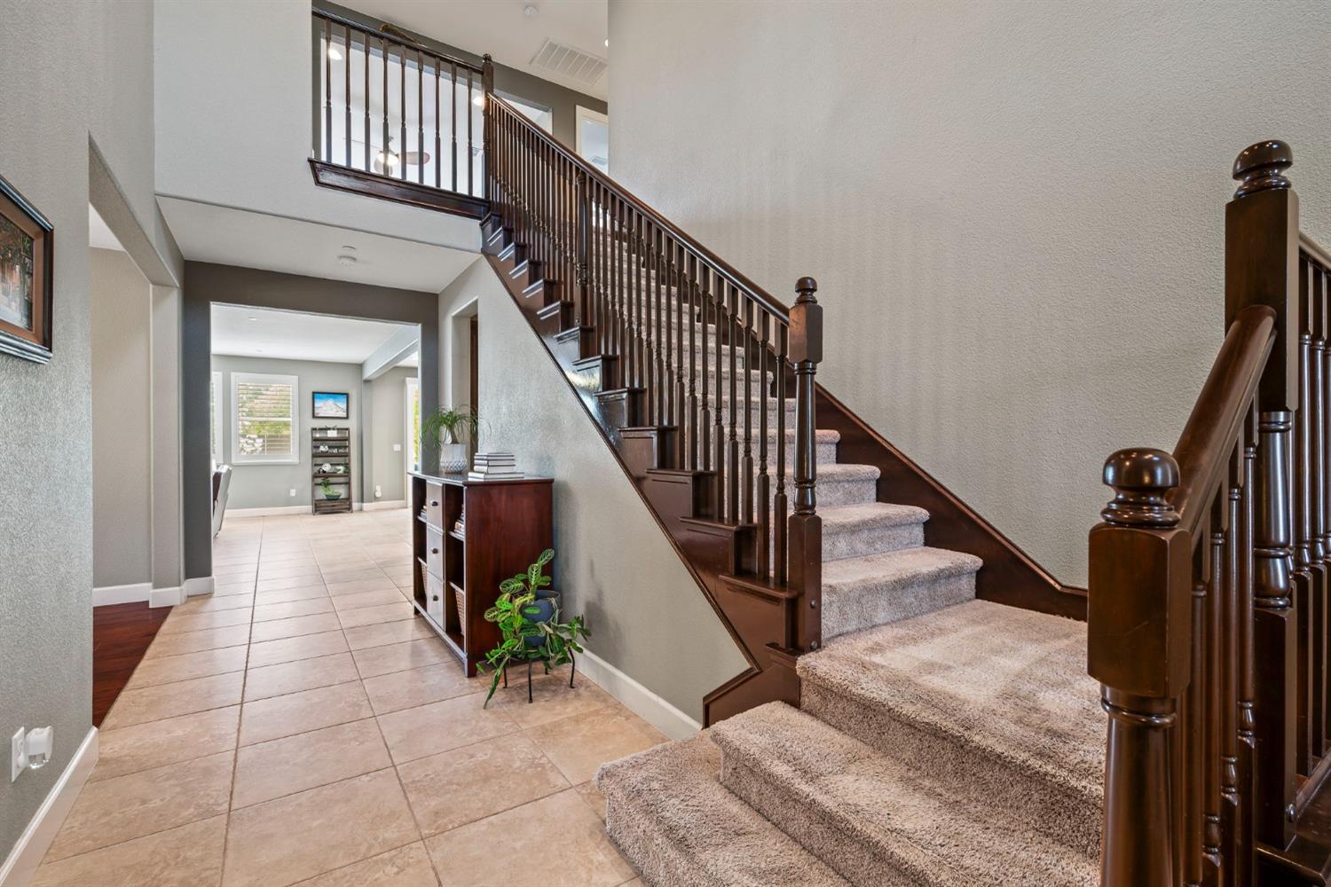 Detail Gallery Image 8 of 70 For 902 Anvil Cir, Rocklin,  CA 95765 - 4 Beds | 3 Baths