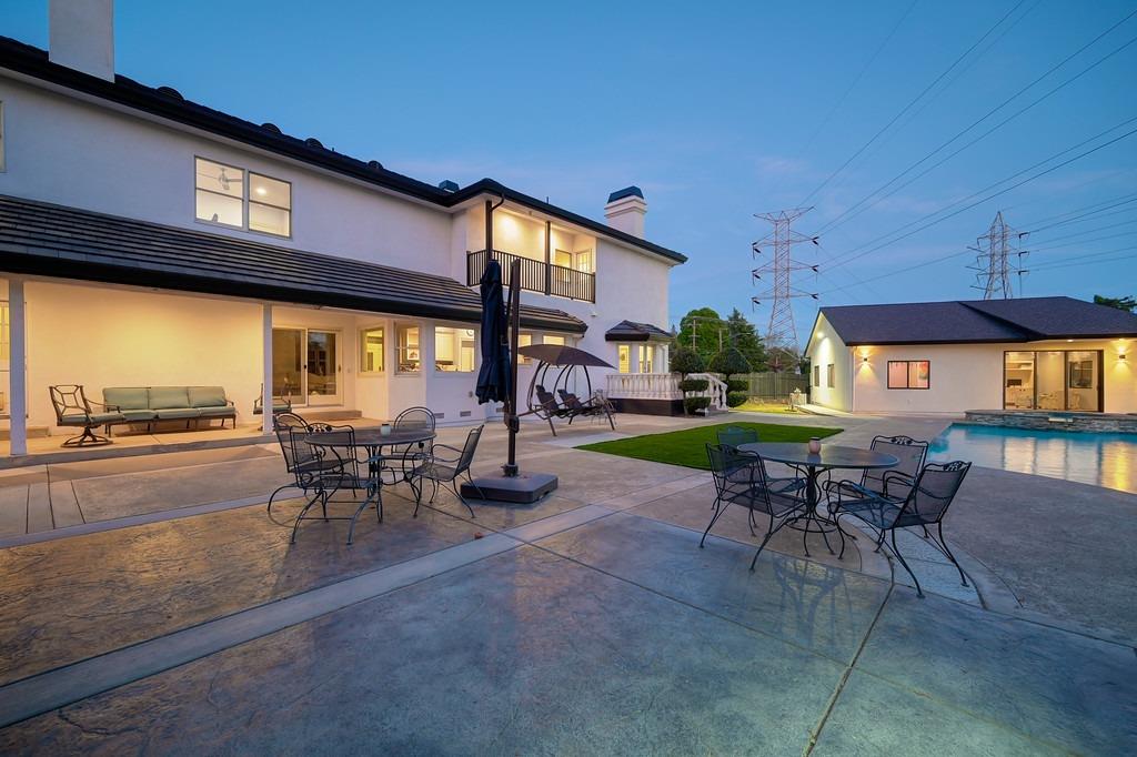 property-img
