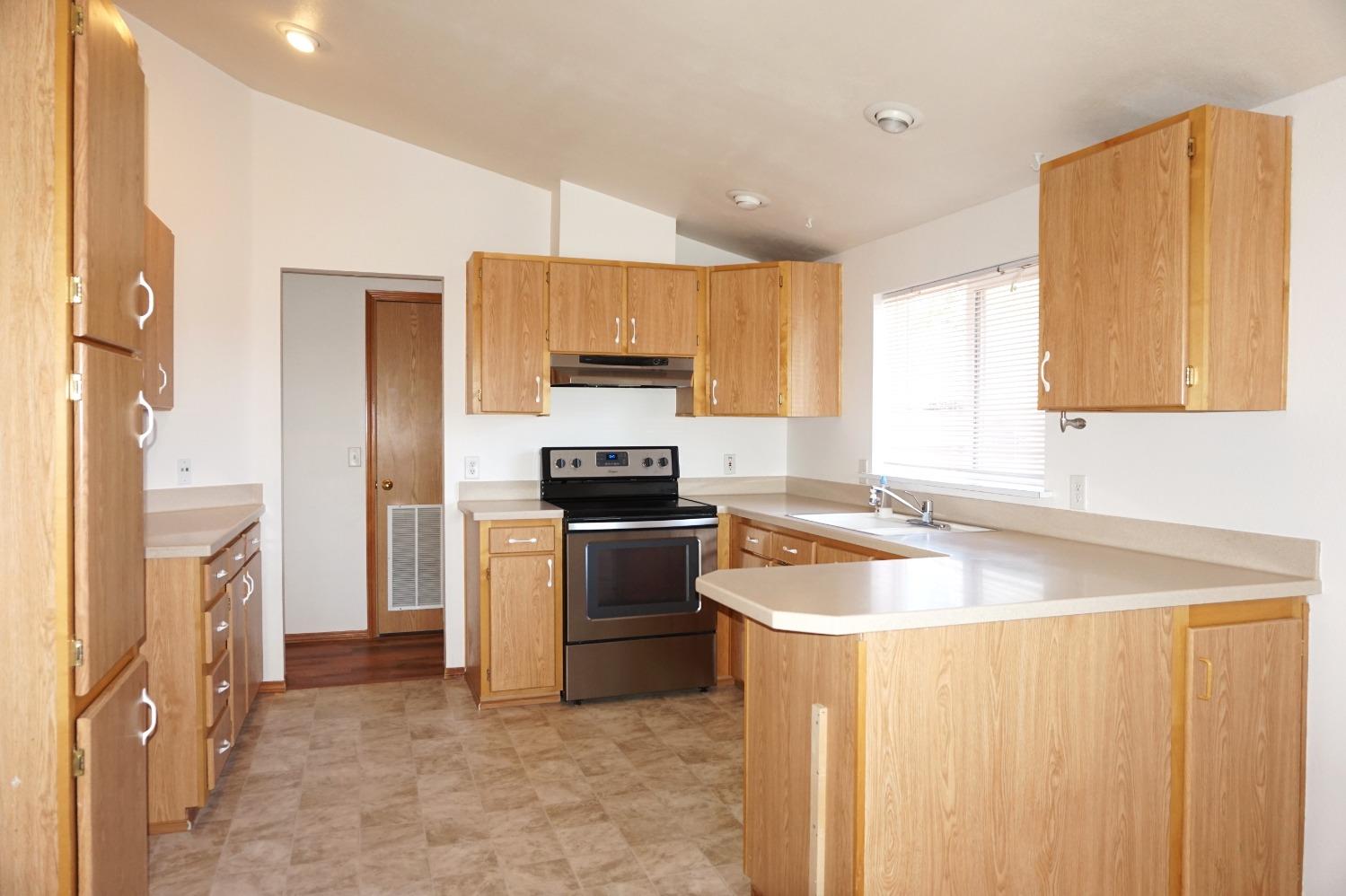 Estey Way, Plymouth, California image 11