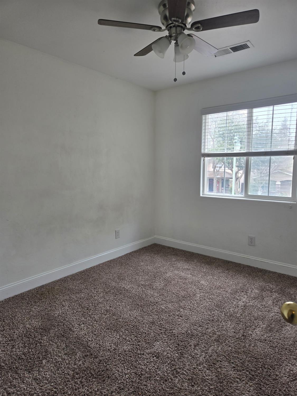 Detail Gallery Image 7 of 21 For 2851 W Sedona Ave, Visalia,  CA 93291 - 4 Beds | 2/1 Baths