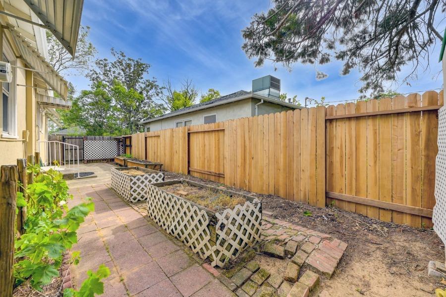 Detail Gallery Image 30 of 32 For 5424 Virginia Way, Sacramento,  CA 95822 - 3 Beds | 2 Baths