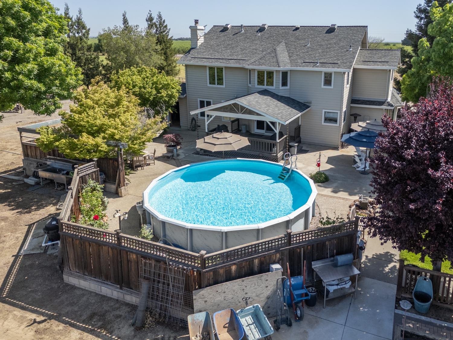 Detail Gallery Image 8 of 81 For 509 Wyer Rd, Arbuckle,  CA 95912 - 5 Beds | 2/1 Baths