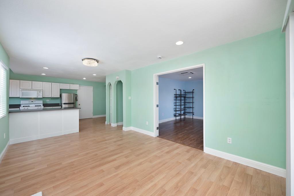 Detail Gallery Image 11 of 28 For 2363 Mcgregor Dr, Rancho Cordova,  CA 95670 - 4 Beds | 4 Baths