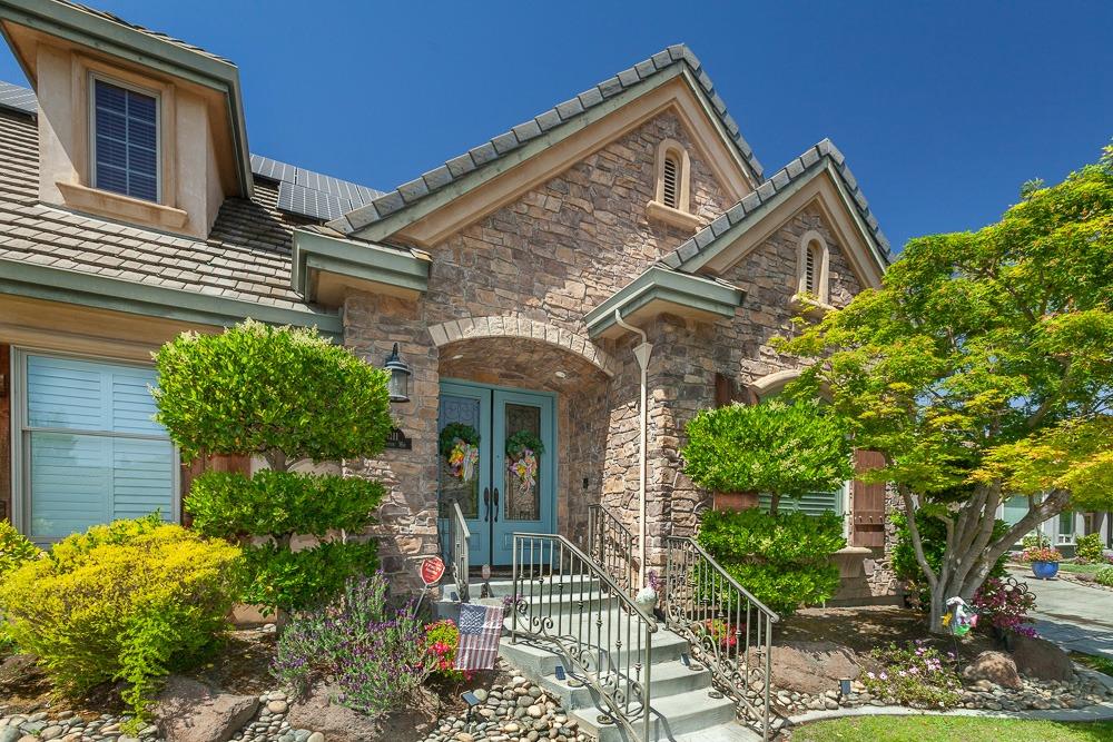 Detail Gallery Image 6 of 87 For 1111 Brighton Way, Lodi,  CA 95242 - 4 Beds | 3/1 Baths