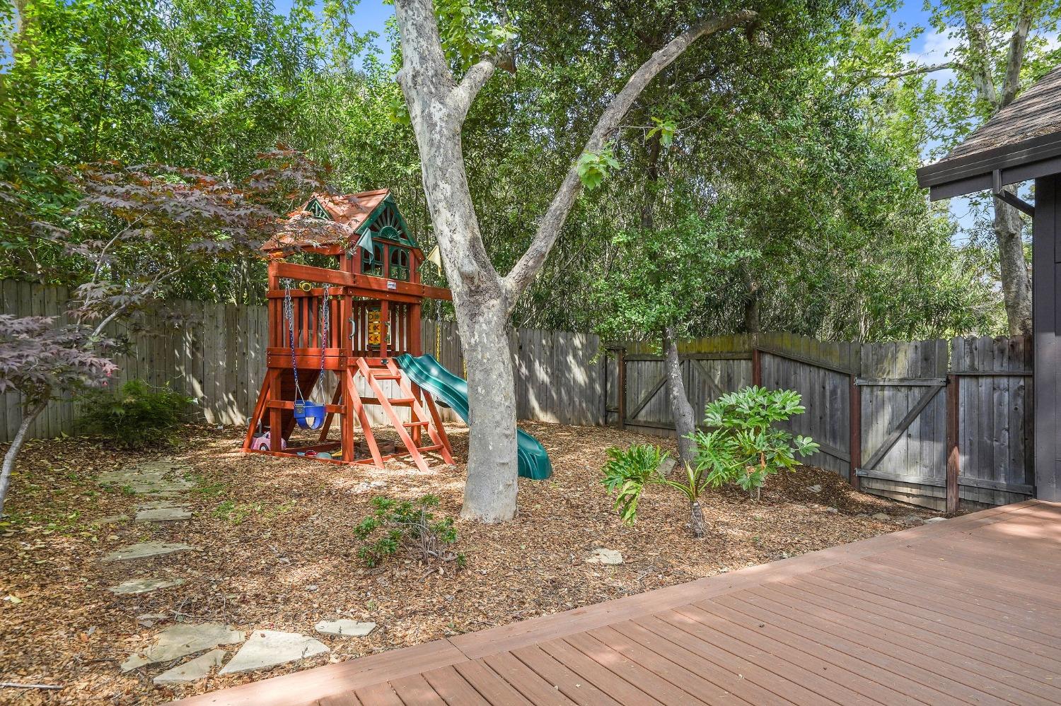 Sarah Court, Carmichael, California image 39